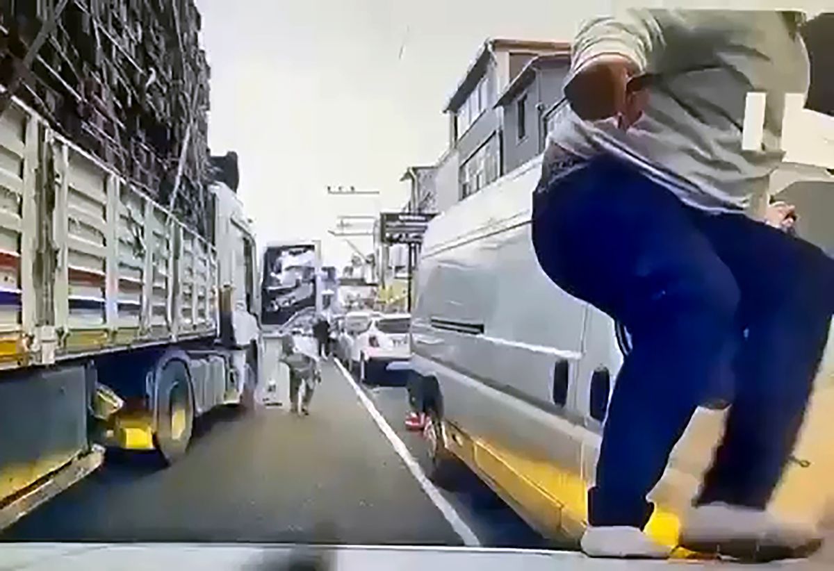 Trafikte dehşet saçan baba ve oğlu ifadesi de kurtarmadı