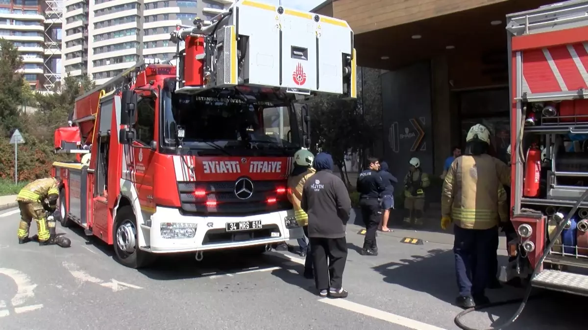 Üsküdar\'da Spor Salonunda Yangın