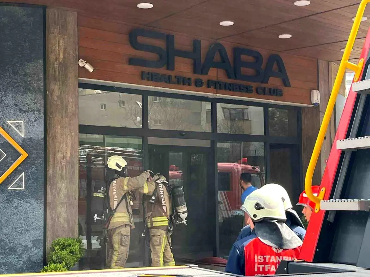 Üsküdar\'da Spor Salonunda Yangın Paniği