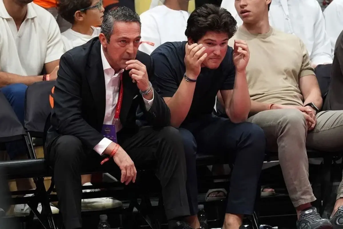 Ali Koç ve oğlu Türkiye-Romanya maçını beraber izledi! Mert Hakan detayı bomba