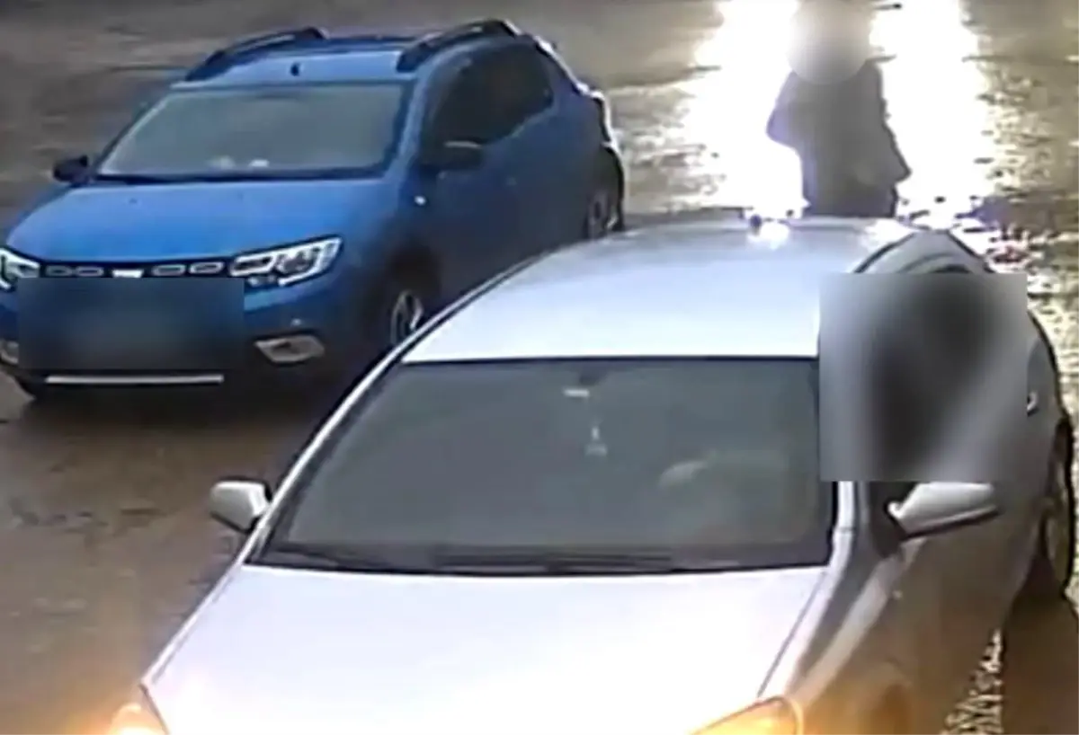 Elazığ\'da Geri Gelen Araç Birini Sona Yakın Ezmekten Kurtardı