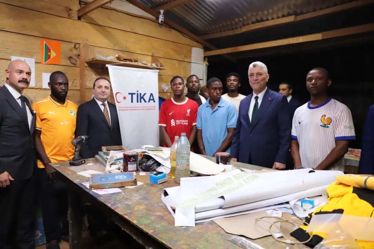 Bakan Bolat, Kamerun\'daki TİKA Projesini Ziyaret Etti