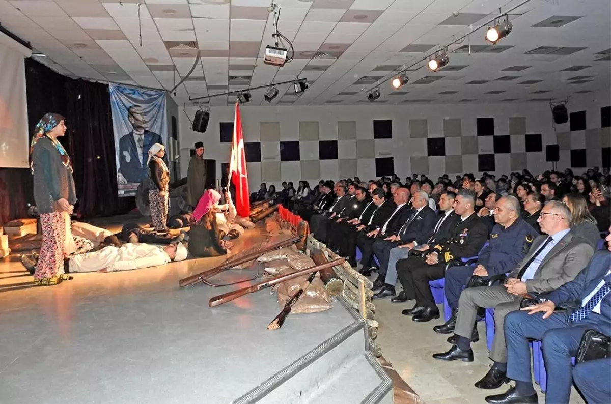 Çanakkale Zaferi Anma Töreni Çeşme\'de Yapıldı