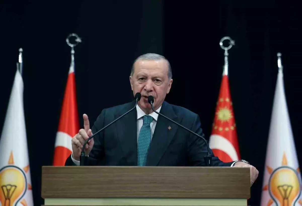 Cumhurbaşkanı Erdoğan: "Kardeş halklar arasında husumeti büyütecek siyonizmin bölgemizi hedef alan böl-parçala-yönet planlarına destek verecek eylemi ve tartışmayı reddediyoruz."