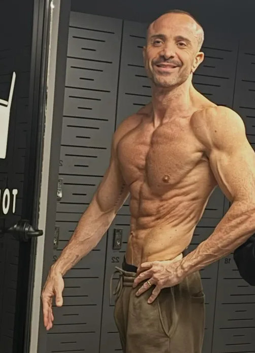 Demet Akalın'ın 'Sen bir ve gel lan' dediği eşi podyuma çıktı