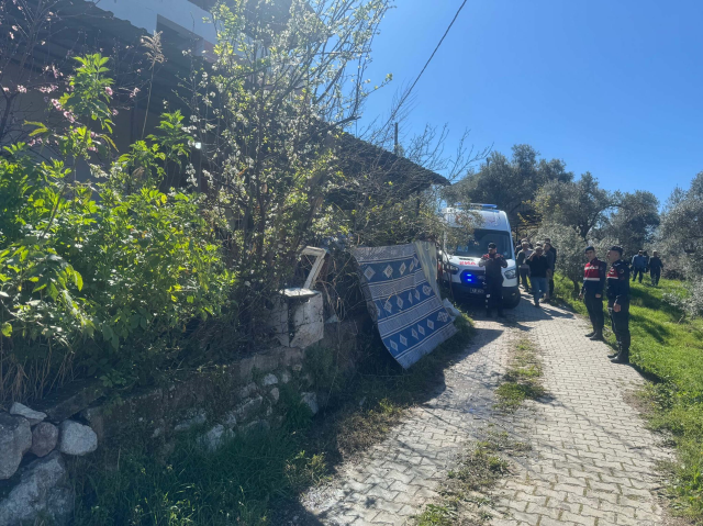 Eve giden komşular korkunç manzarayla karşılaştı! Biri mutfakta, diğeri odada...
