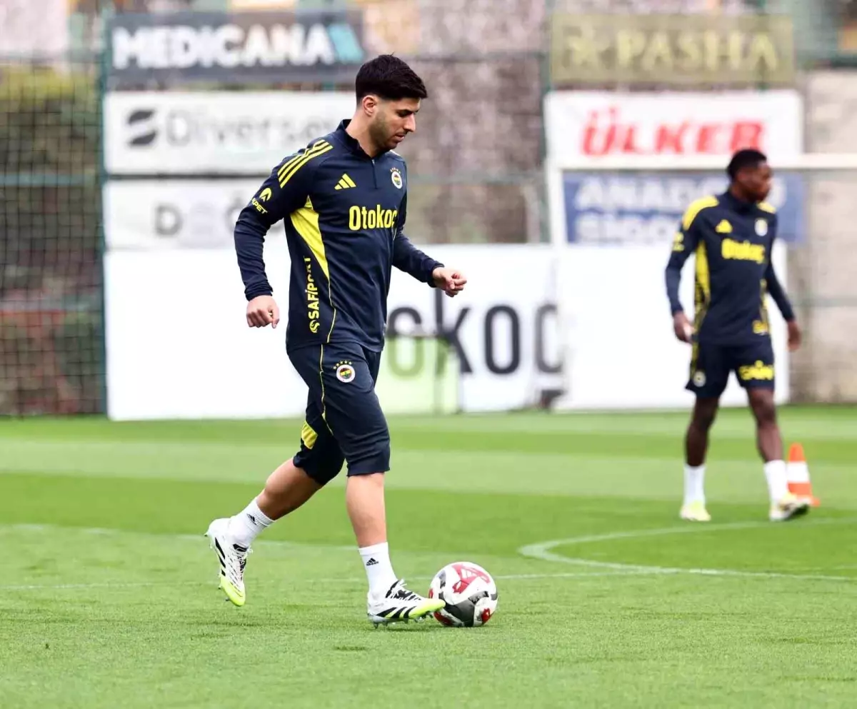 Fenerbahçe Antrenmanını Sürdürüyor