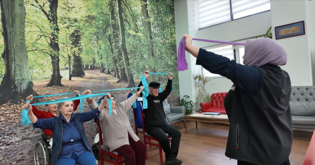 İstanbul Maltepe’de yaşlılara 