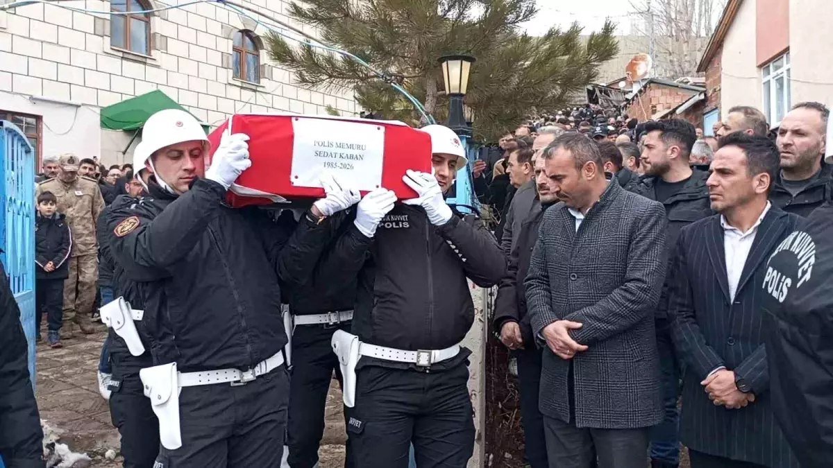 Bayburtlu Polis Memuru Sedat Kaban\'ın Cenazesi