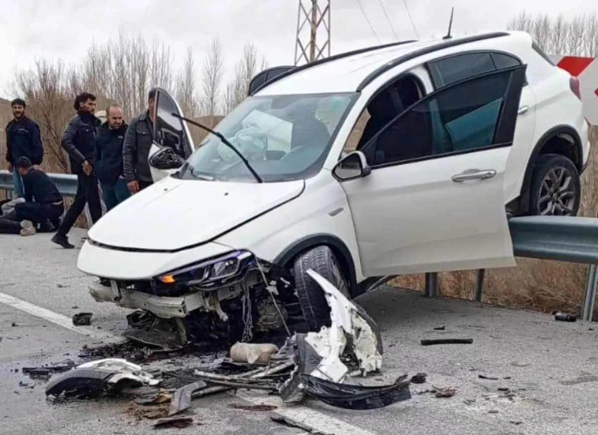 Van\'da Kaza: 4 Yaralı