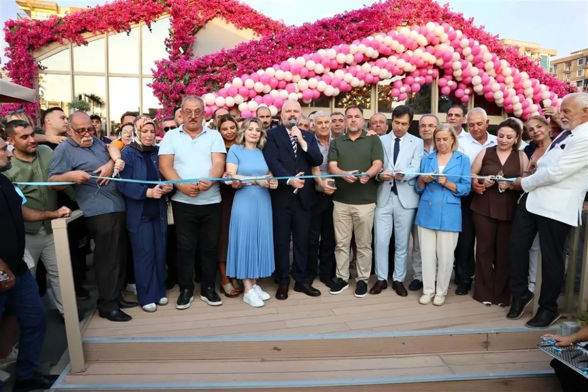 Menemen\'de 9 ayda 9 tesis hizmete açıldı