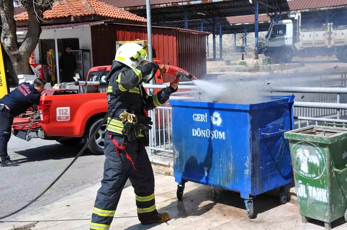 Menteşe\'de çöp konteyneri yangını