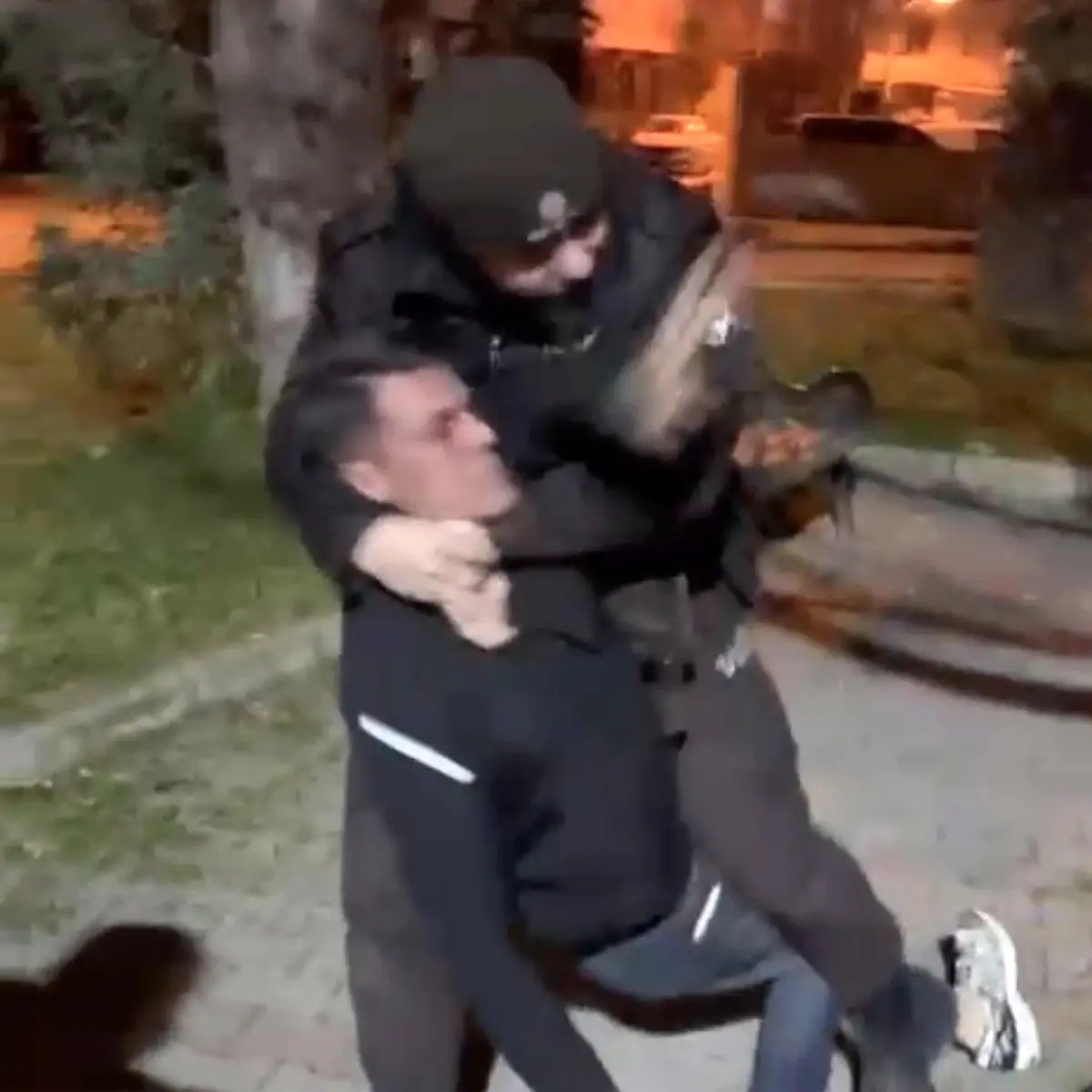 Buca\'da Parkta Arbede: Şüphelilere Yasal İşlem