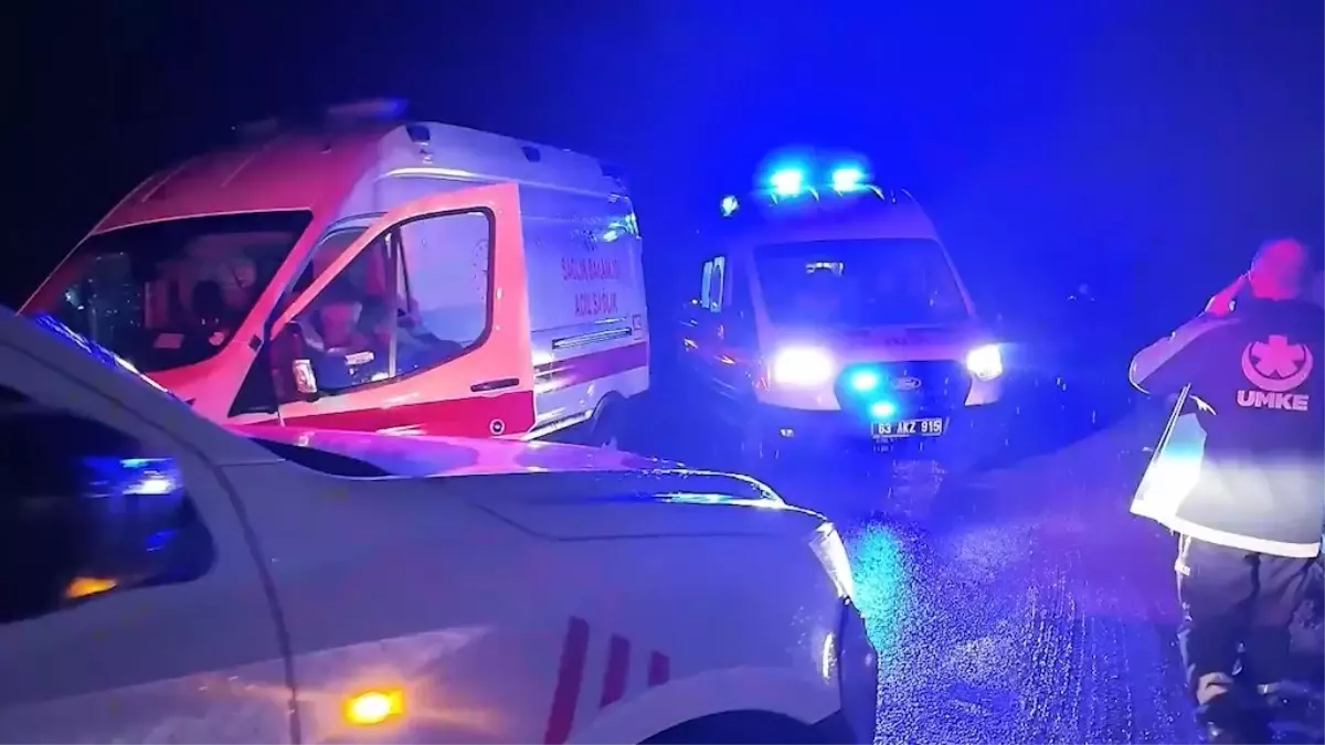 Şanlıurfa\'da Sağanak: 10 Kişilik Aile Kurtarıldı