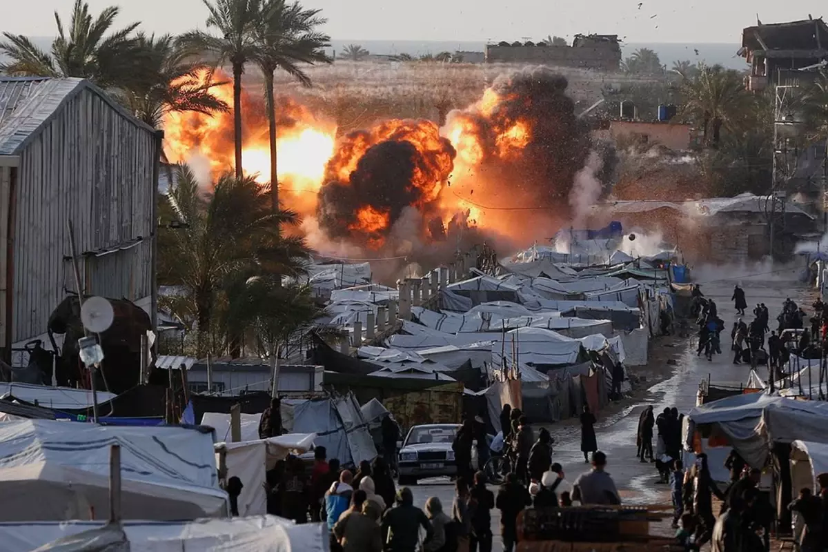 Savaşta 27. gün! ABD-İsrail Lamerd Havalimanı\'nı vurdu, İran 202 hava aracını imha etti