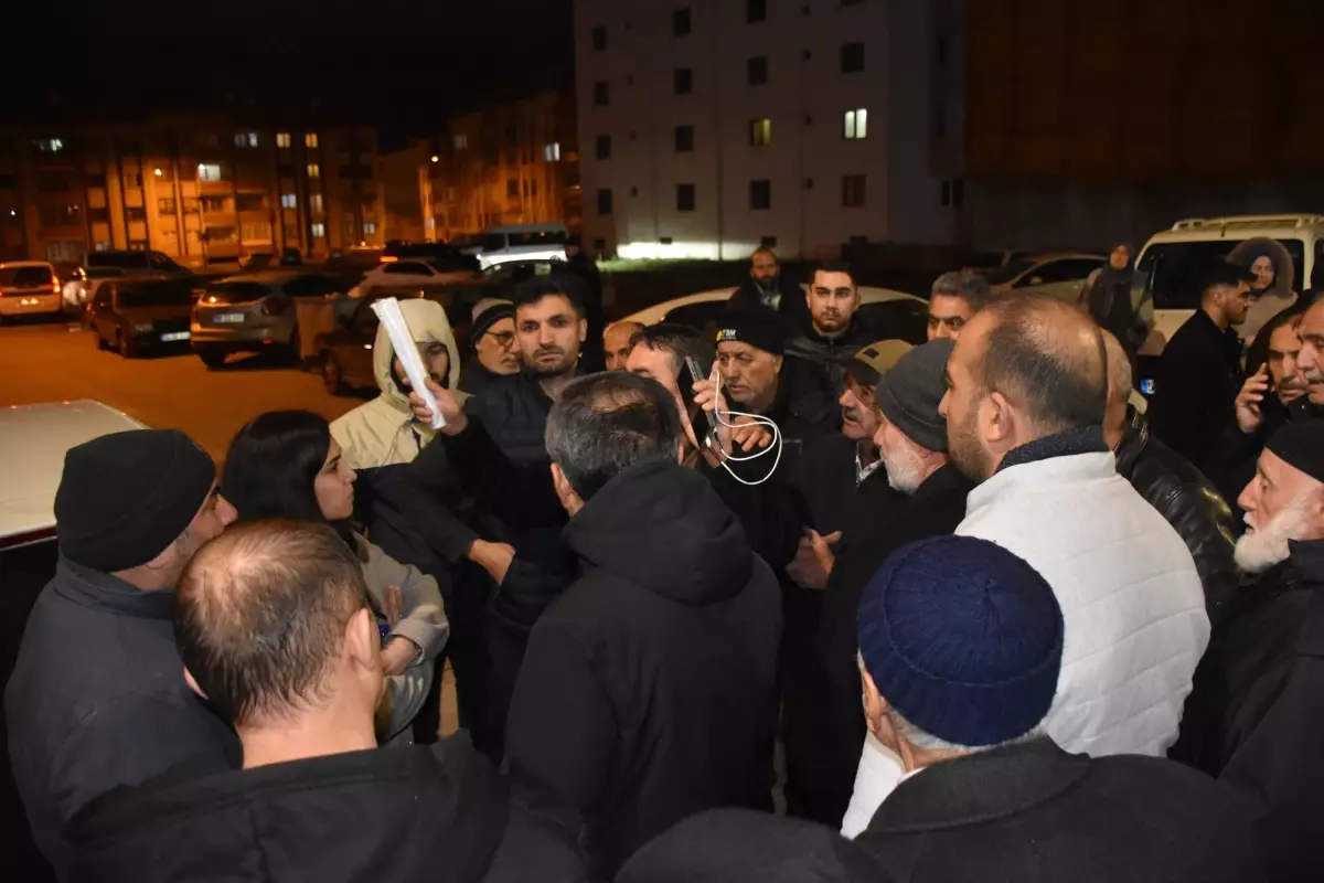 Umre Vaadiyle Dolandırılanlar Sivas\'ta Toplandı