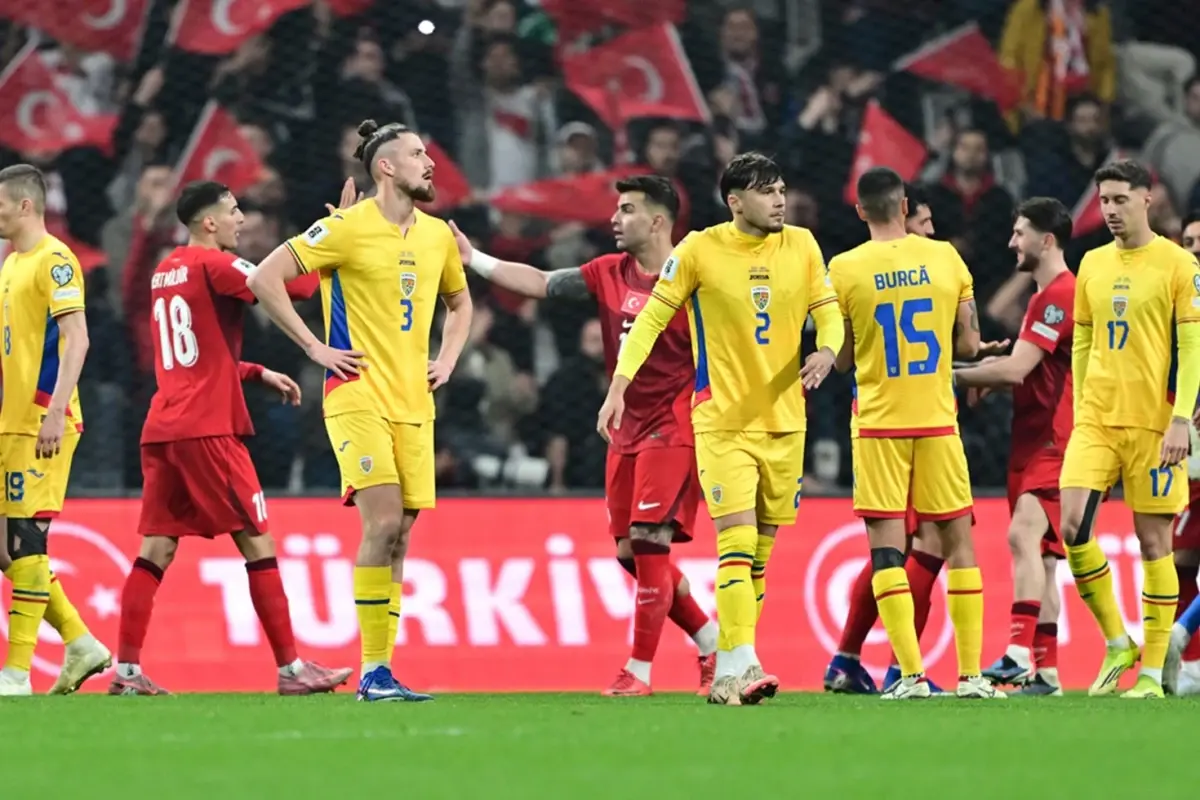 Sinirden sandalyeyi fırlattı! Türkiye-Romanya maçının sonunda kavga