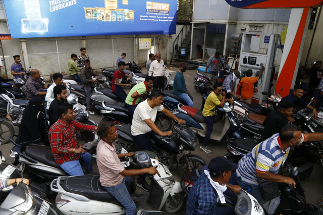 Ülkeyi kaosa sürükleyen iddia! Akaryakıt istasyonlarında kavgalar başladı