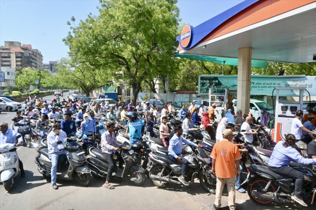 Ülkeyi kaosa sürükleyen iddia! Akaryakıt istasyonlarında kavgalar başladı