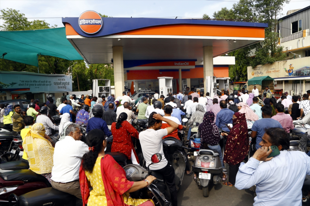 Ülkeyi kaosa sürükleyen iddia! Akaryakıt istasyonlarında kavgalar başladı