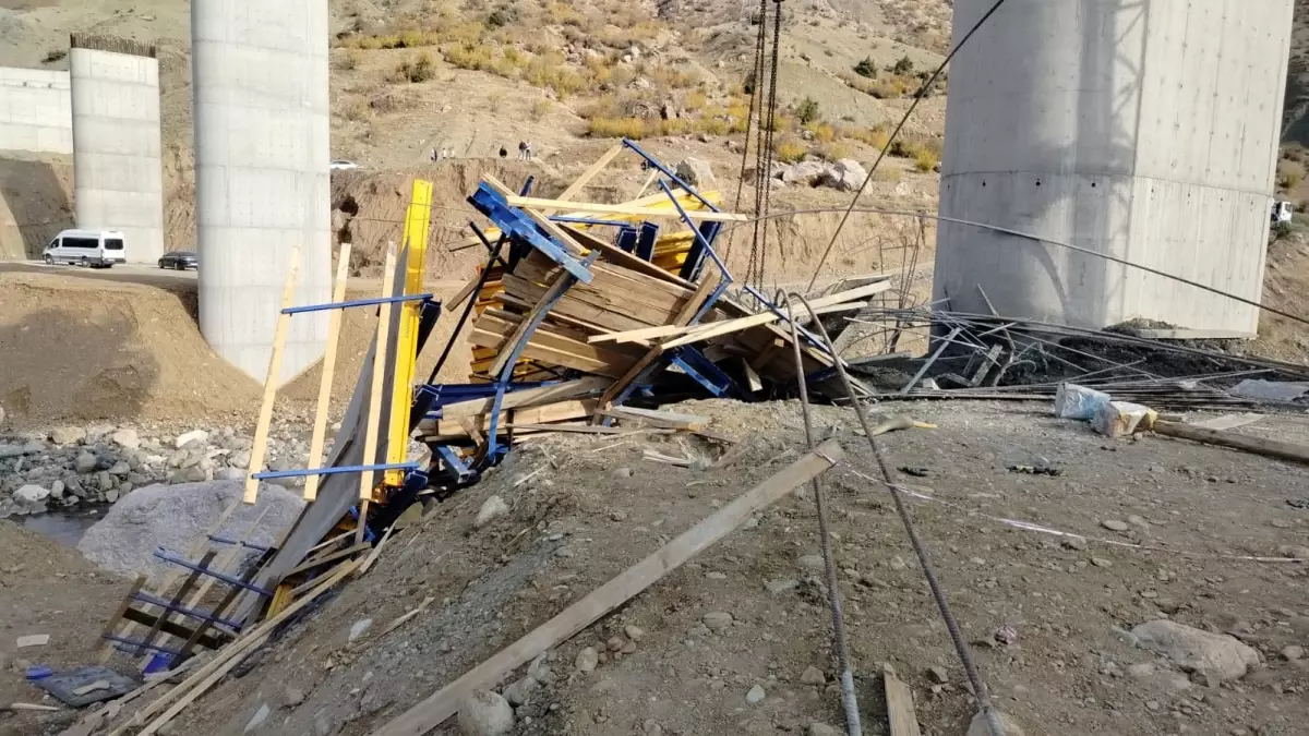 Viyadük inşaatında 4 işçinin öldüğü çökmeye ilişkin 10 sanık hakkındı 15\'er yıla kadar hapis istemi