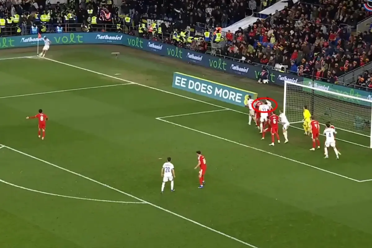 Bosna Hersek için Dünya Kupası umutları bitti derken Dzeko sahneye çıktı