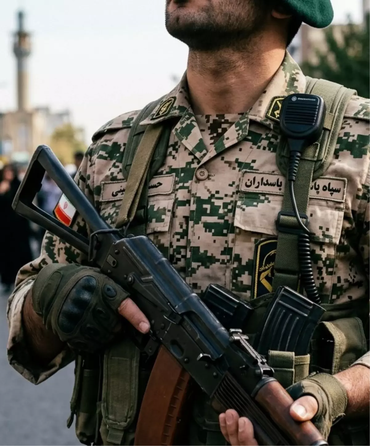 İran\'dan misilleme uyarısı: 6 çelik fabrikası hedefte, çalışanlara "derhal terk edin" çağrısı