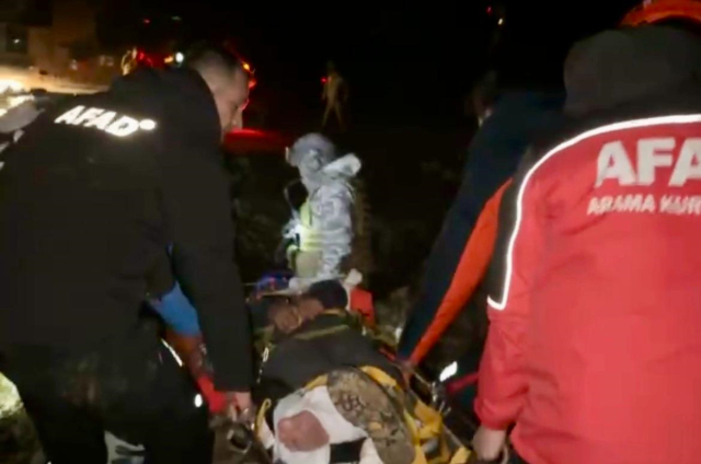 Kahramanmaraş'ta doğa yürüyüşü kazası: Yaralı helikopterle kurtarıldı Kahramanmaraş'ta doğa yürüyüşü kazası: Yaralı helikopterle kurtarıldı