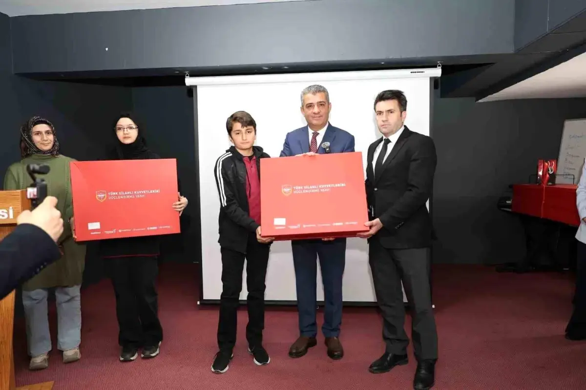 Gençlerden Milli Bilinç: Tasarım Yarışması