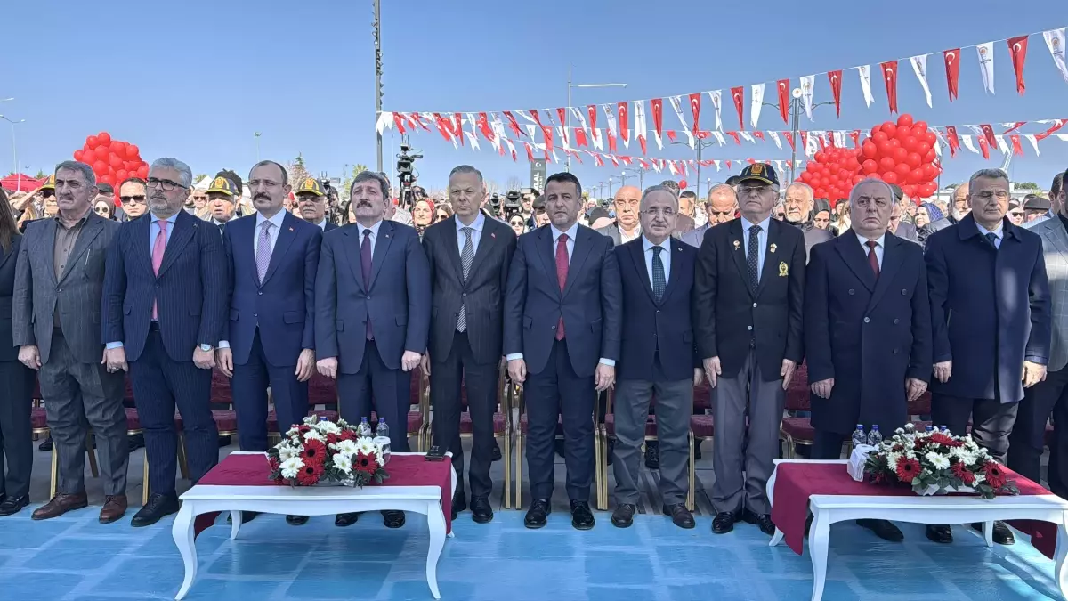 Samsun\'da Uçan Sinema Projesi Açıldı