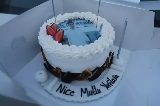 Türkiye'nin konuştuğu Barış'ın son hali! 25 yaşını kutladı, türkü bile söyledi