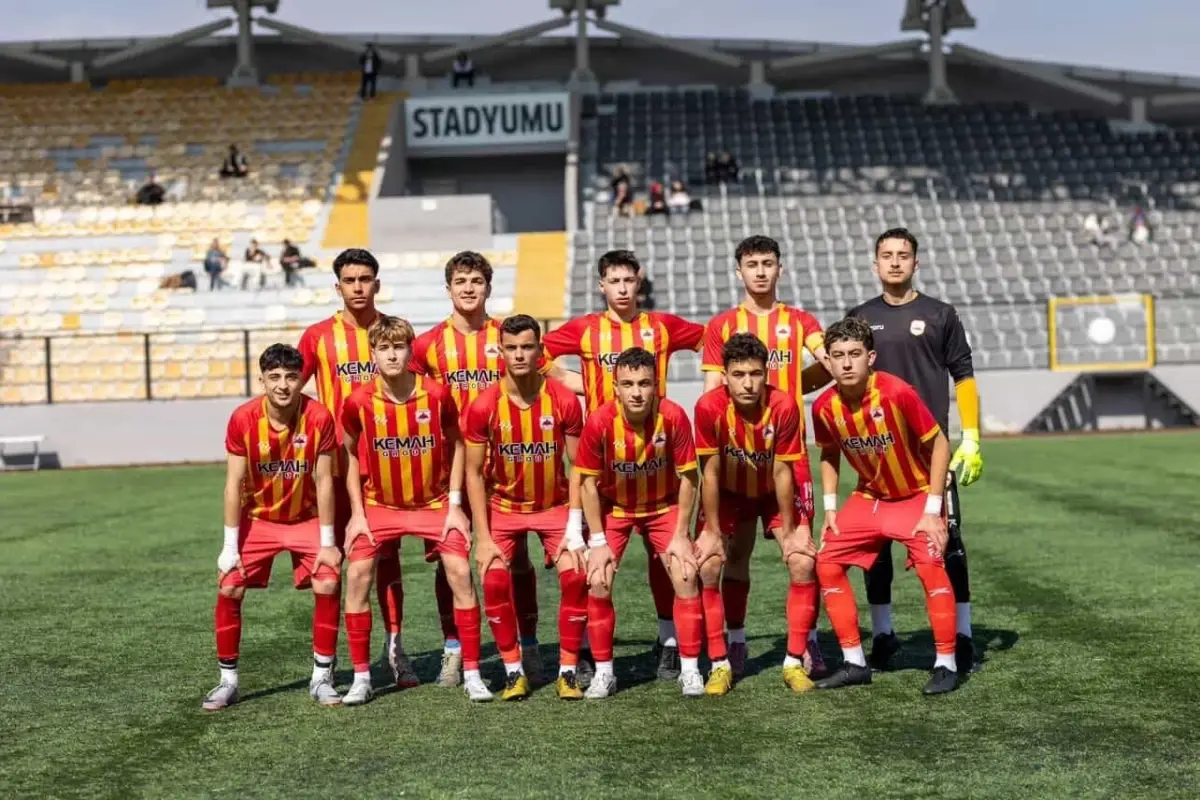 Çatalcaspor U18, İstanbul ve Türkiye Şampiyonası\'na Katılacak