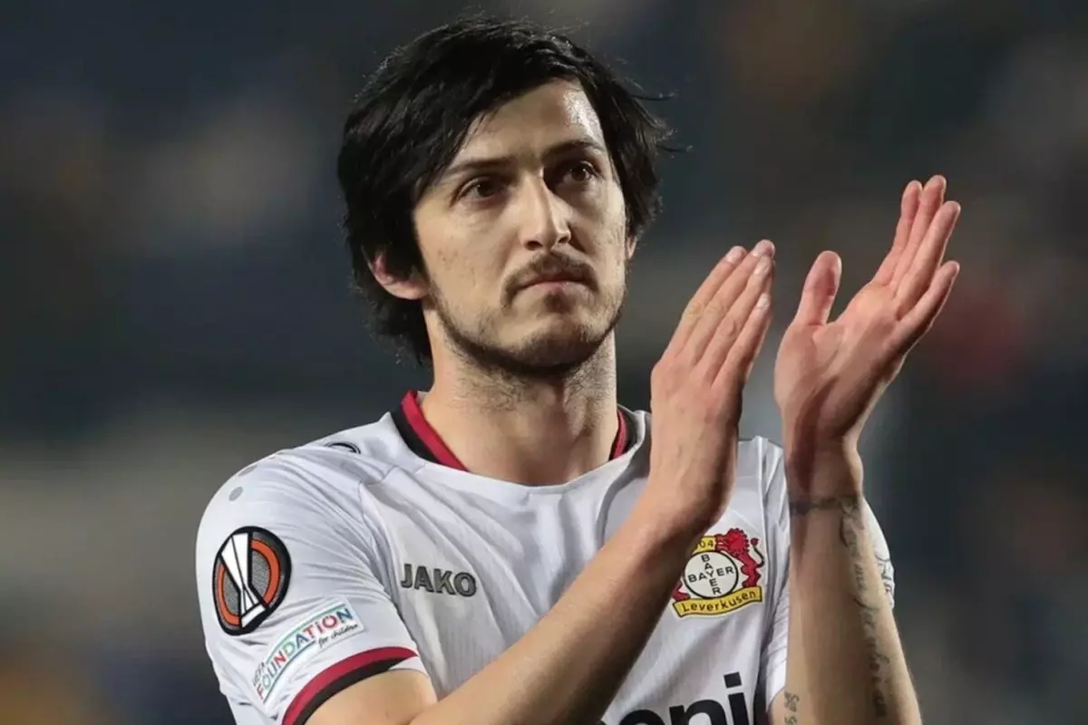 Yaptığı paylaşımın bedeli çok ağır oldu! Yıldız futbolcuya büyük şok