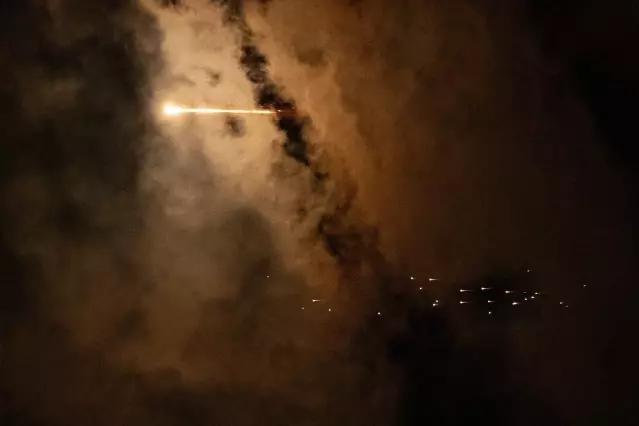 Husiler, İsrail’e Füze Saldırdı