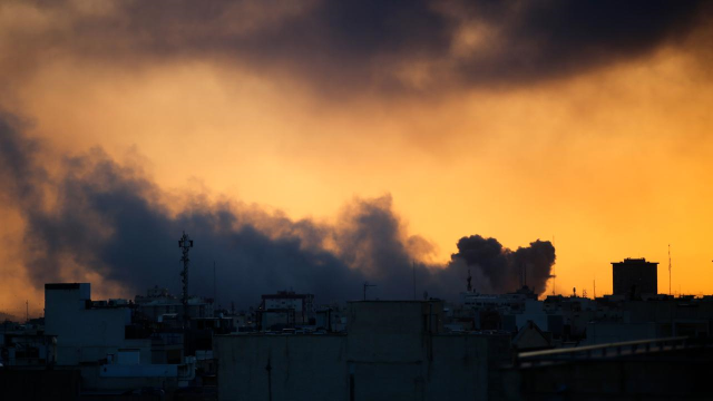 ABD ve İsrail elektrik tesislerini vurdu, Tahran karanlığa gömüldü
