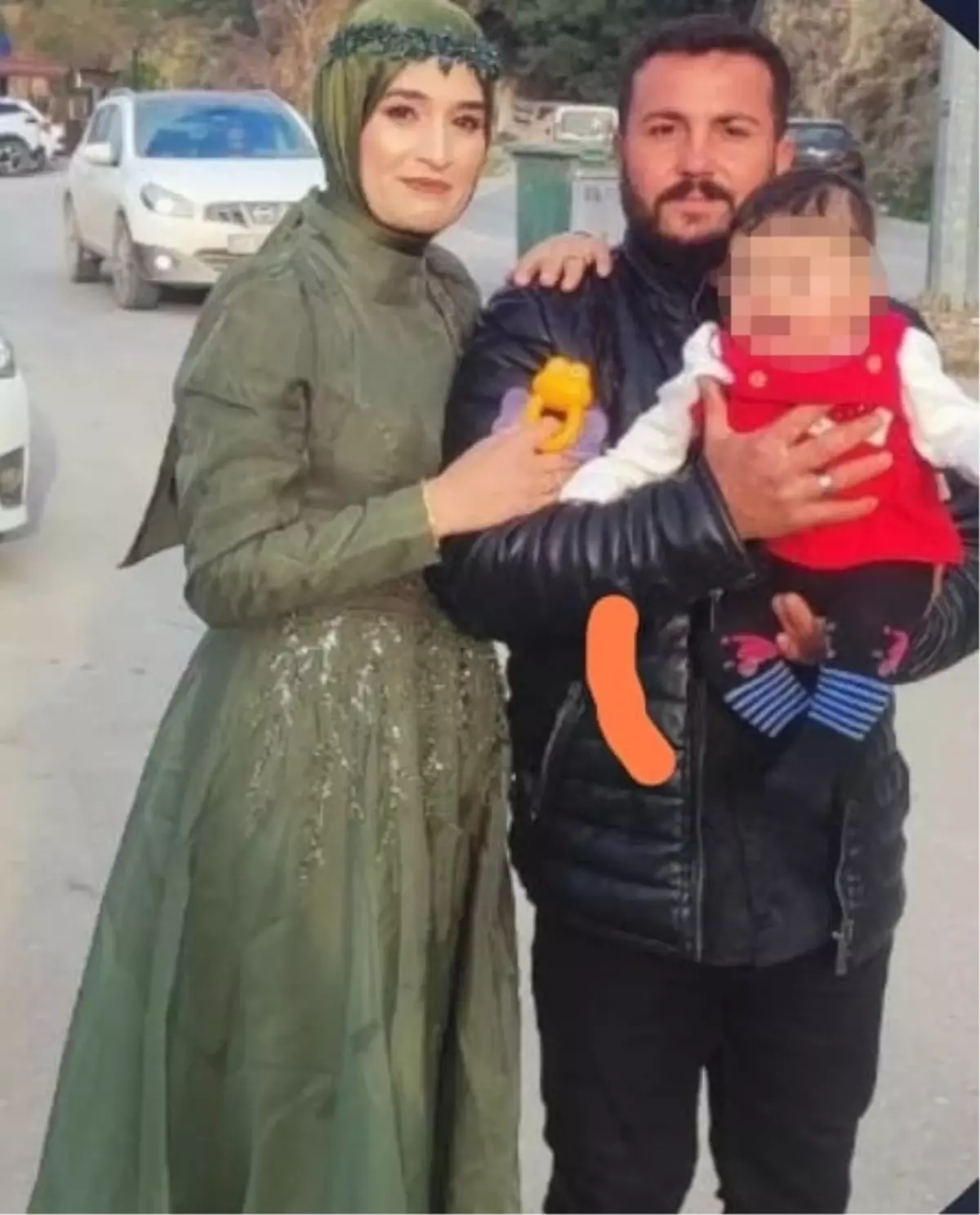 Annesini darbederken kendisine engel olmak isteyen eşini bıçaklayarak öldürdü