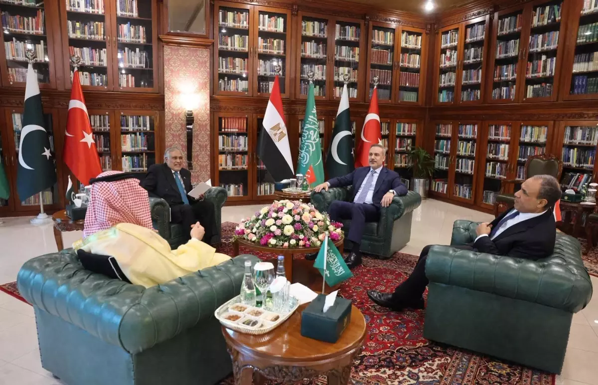 Hakan Fidan İslamabad\'da Dışişleri Toplantısında