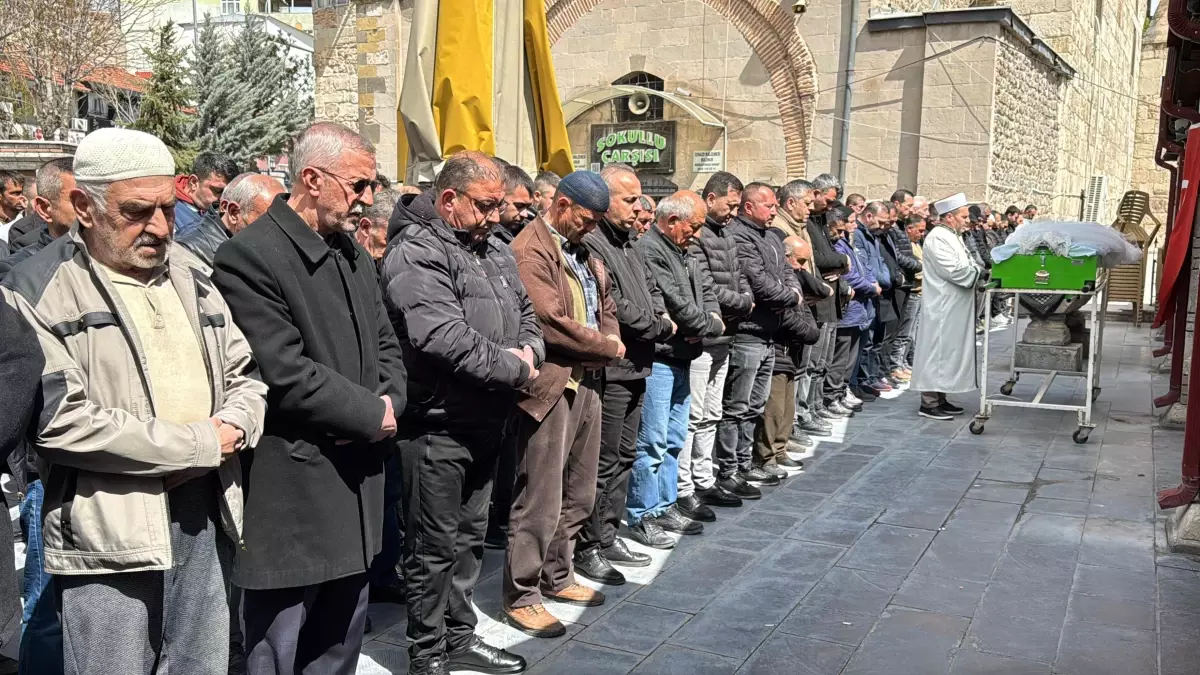 Boşanma Aşamasındaki Kadına Bıçaklı Saldırı