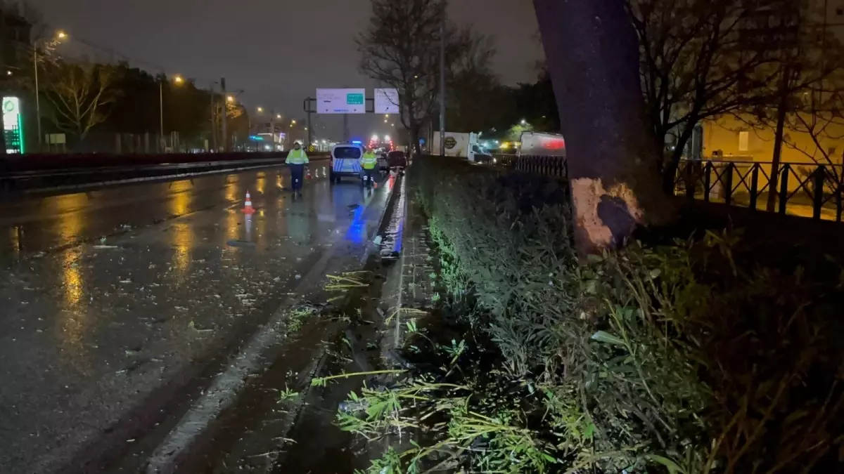 Bursa\'da Zincirleme Kaza: 3 Yaralı