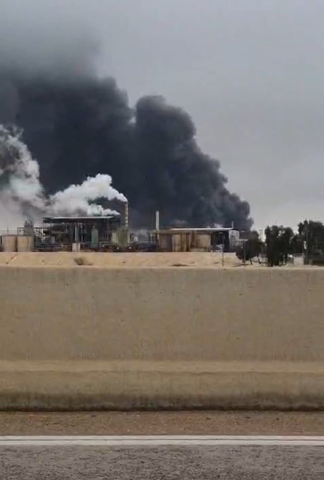 İsrail'de Kimya Fabrikasına Saldırı