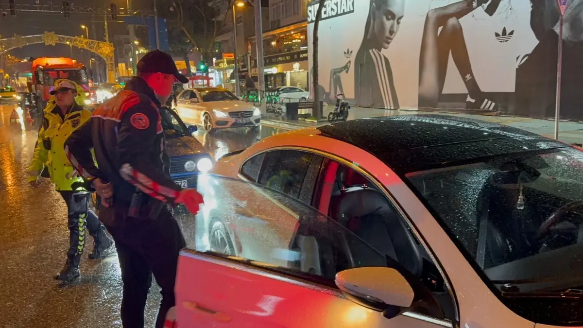Kadıköy\'de trafik ve asayiş denetimi yapıldı