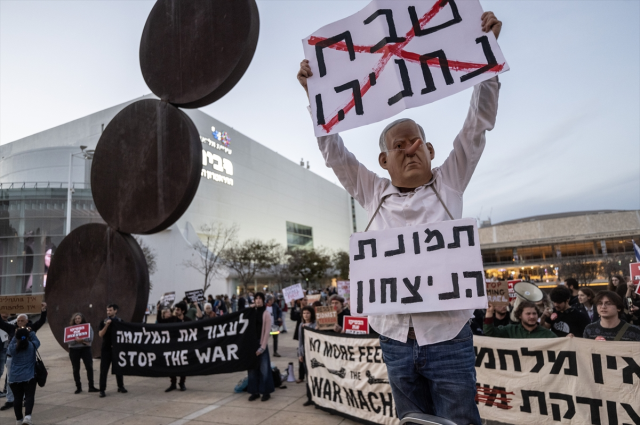 Kendi vatandaşlarına tahammülleri yok! İsrail polisinden savaş karşıtı yaşlı kadına saldırı