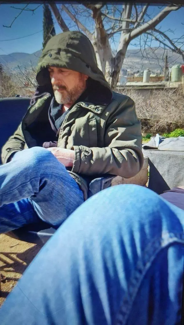 12 yıl boyunca adım adım izlenmiş! İşte gizlice çekilen fotoğraflar