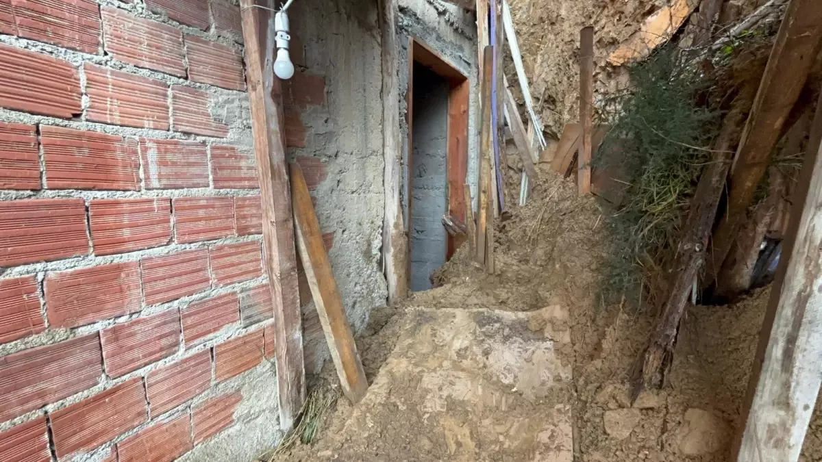 Bursa\'da Heyelanda Mahsur Kalan Kadın Kurtarıldı