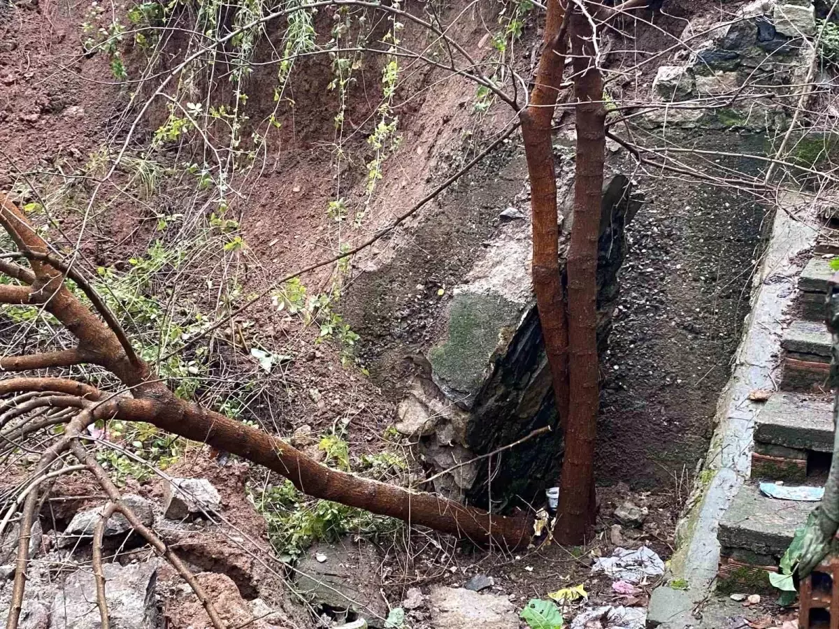 Bursa\'da yağış sonrası istinat duvarı çöktü