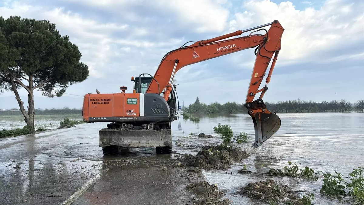 Büyük Menderes Nehri Taştı