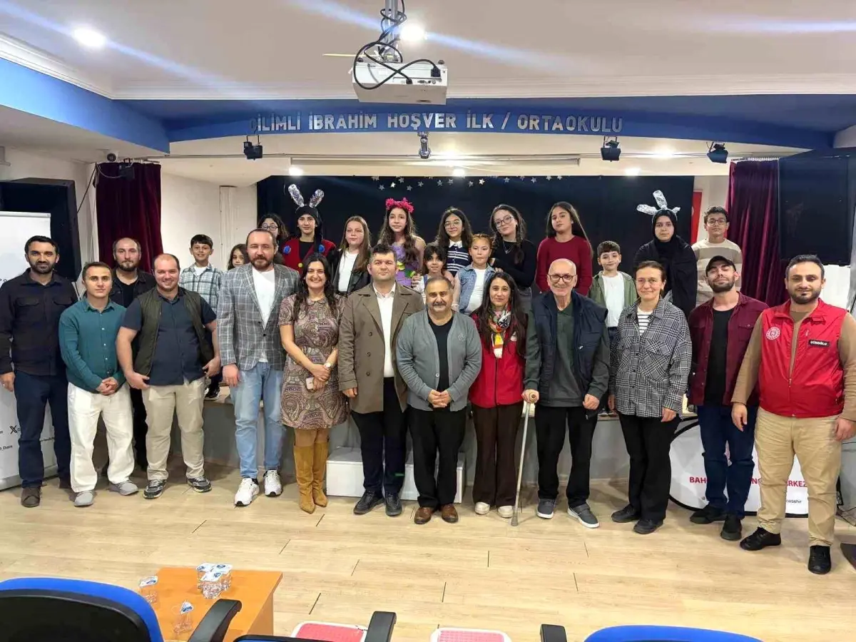 Dünya Tiyatrolar Günü\'nde Anlamlı Etkinlik