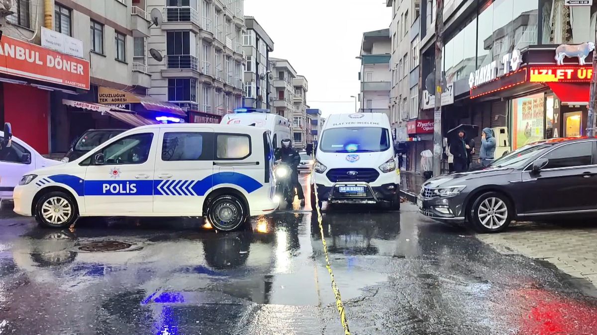 Esenyurt\'ta yol verme tartışması silahlı kavgaya dönüştü: 1 ölü