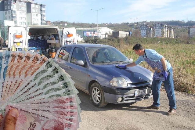 Oto yıkama işine giren Sivaslı Sezgin, bulduğu yöntemle kazancını katlıyor