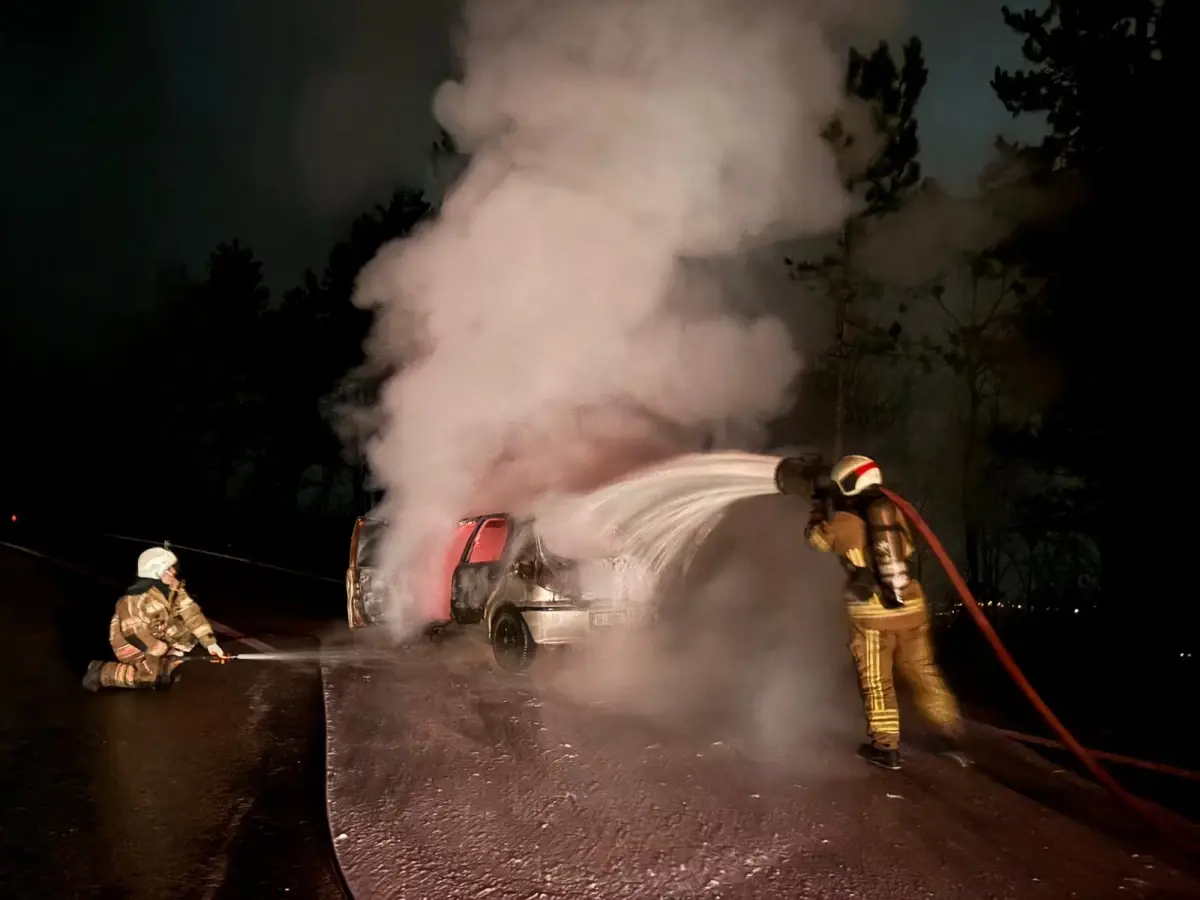 Bursa\'da Alev Alan Otomobil Kullandılamaz Hale Geldi